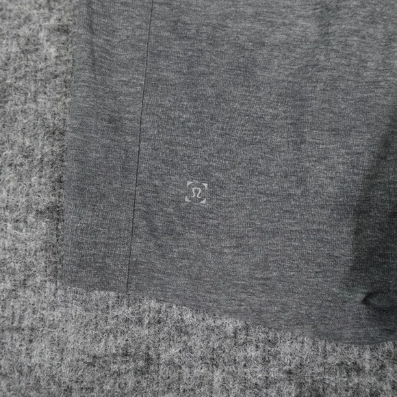 Lululemon T.H.E. Short Linerless Mens Small Gray Heather‎ Athletic Training Gym - Picture 4 of 8